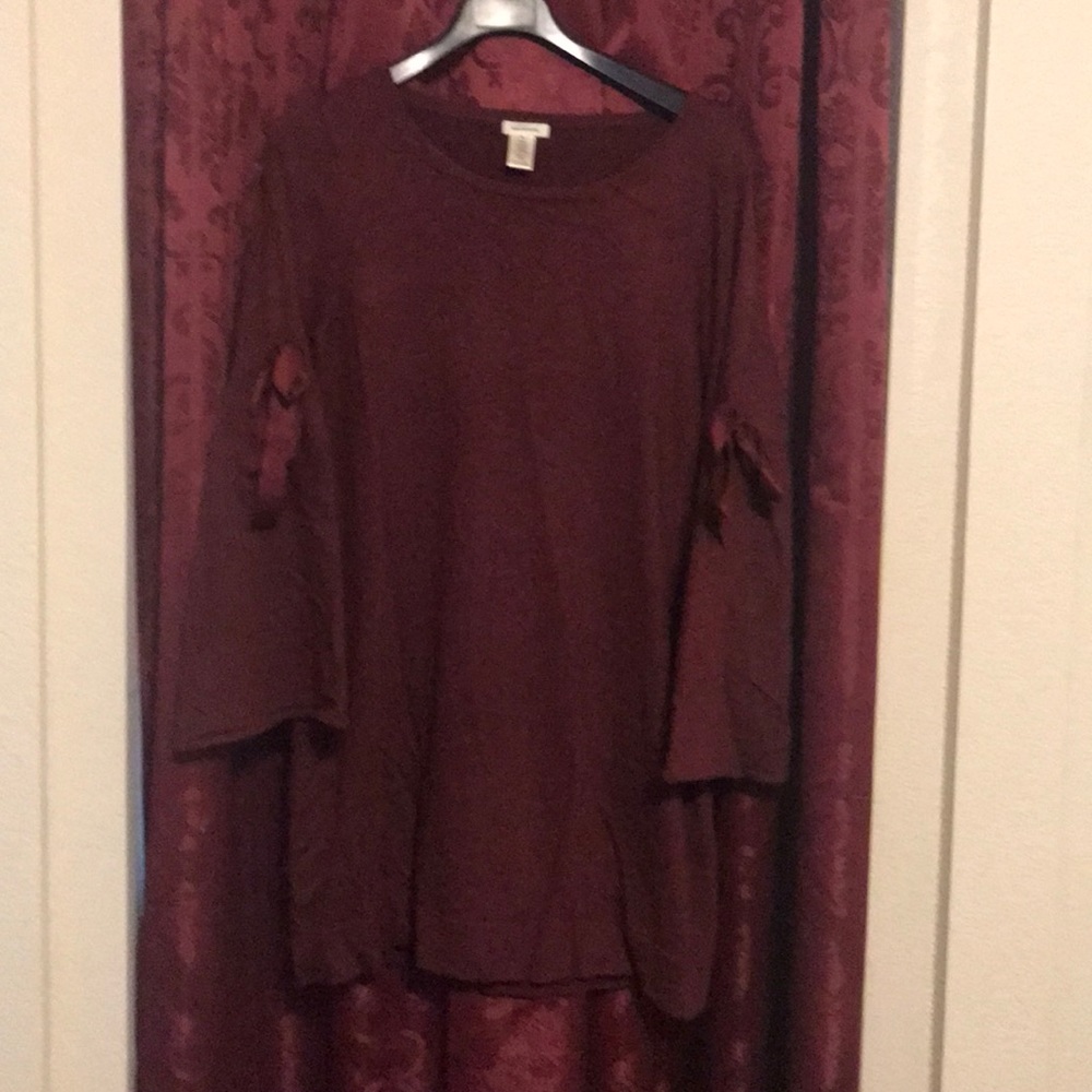 EUC - Maxstudio burgundy knit bell sleeve dress